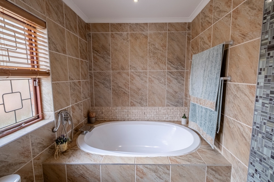 3 Bedroom Property for Sale in Summerstrand Eastern Cape